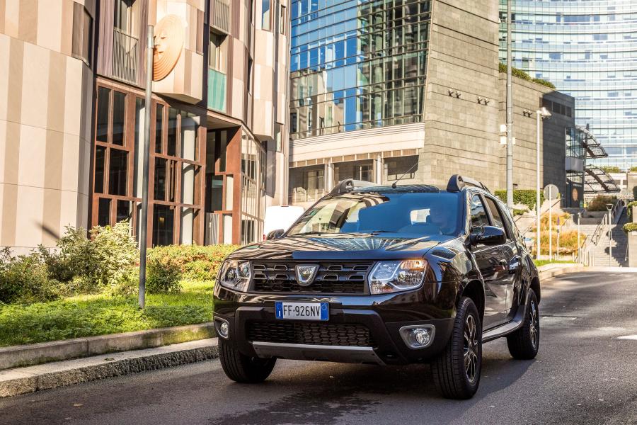  Dacia Duster Black Shadow 2016 года  (фото 19 из 28)